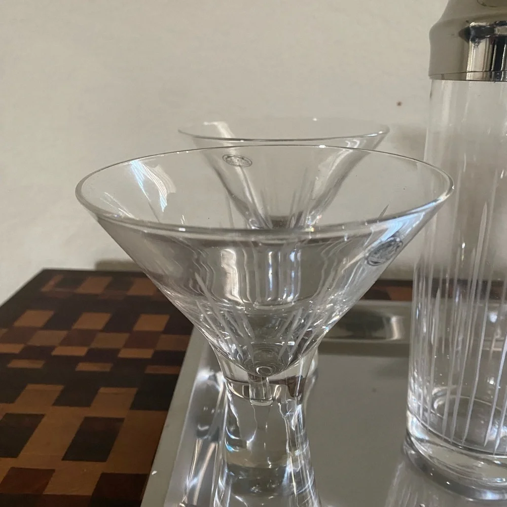 Home Essentials Hex 11  Set 4 Martini Etched Glasses Cocktail Shaker and Tray